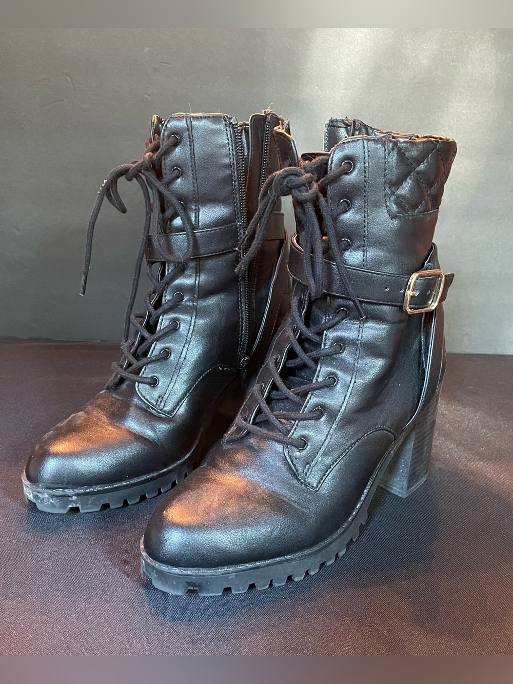 Express Mid Ankle Lug Combat Boots Women’s size 8